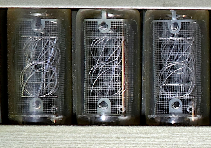 Gros plan sur les tubes Nixie